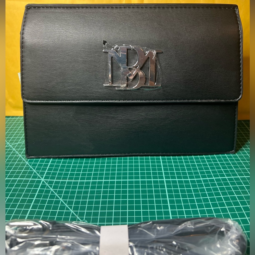 👜 NWT Badgley Mischa Black Vegan Leather Crossbody Handbag
